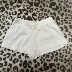 🆓 Old Navy Knit Shorts in White Size 12-18 months